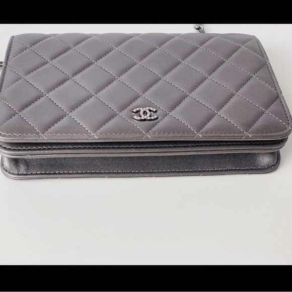 Rare Chanel Silver Lambskin Quilted Pearl Wallet On Chain WOC Crossbody - Picture 10 of 11